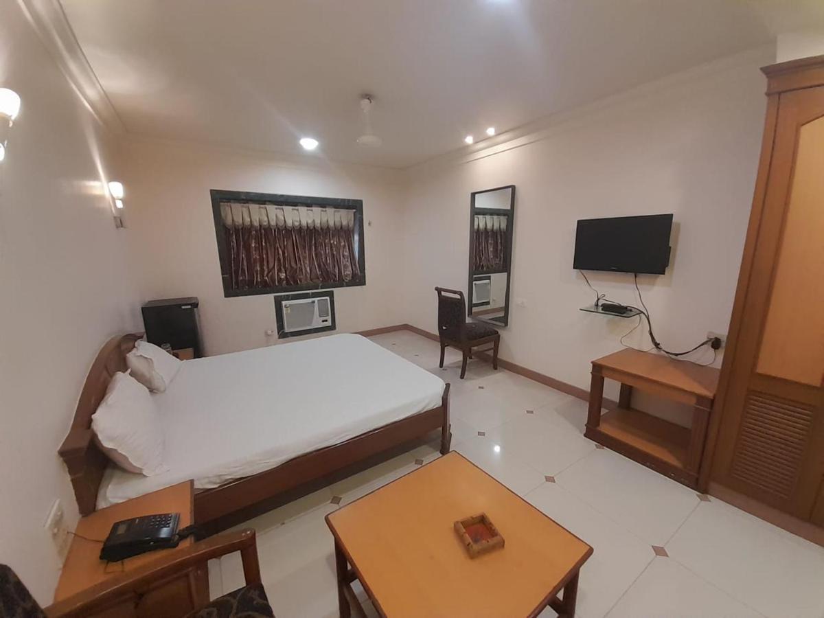 Hotel Mayur By Wb Inn Ulhasnagar Exterior photo